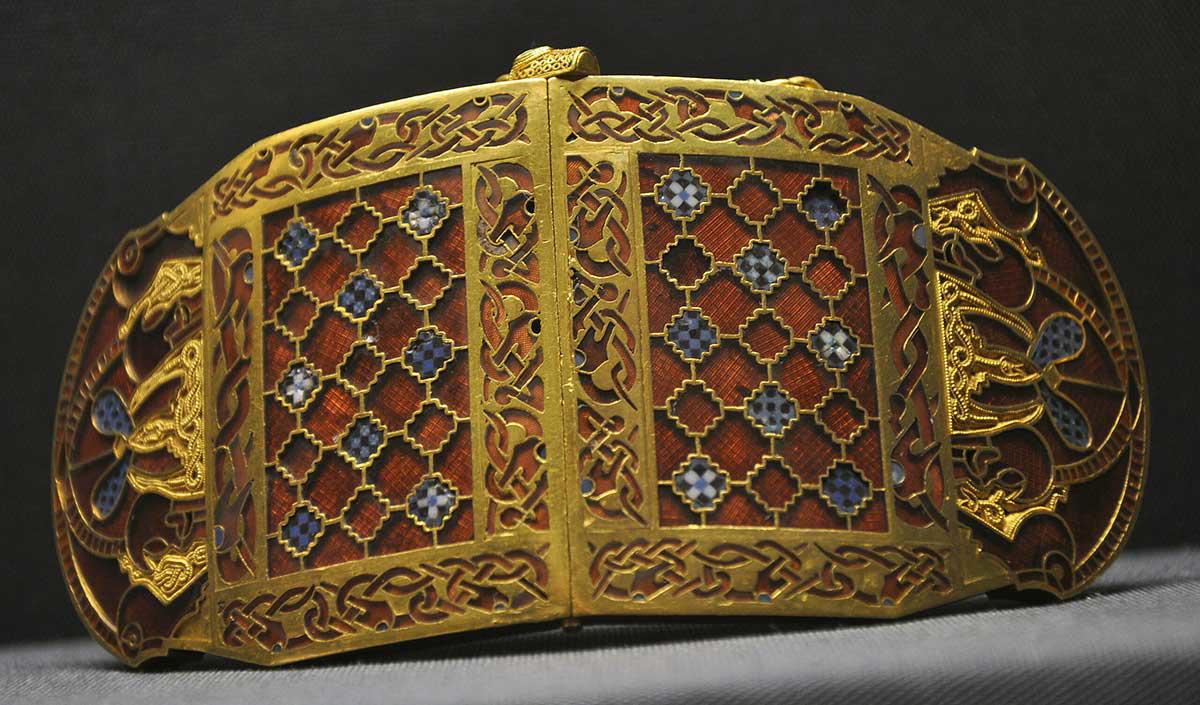 sutton hoo clasps