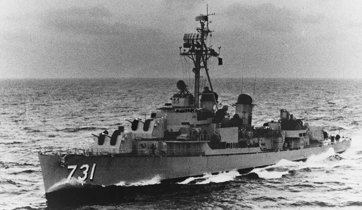 uss maddox in tonkin gulf