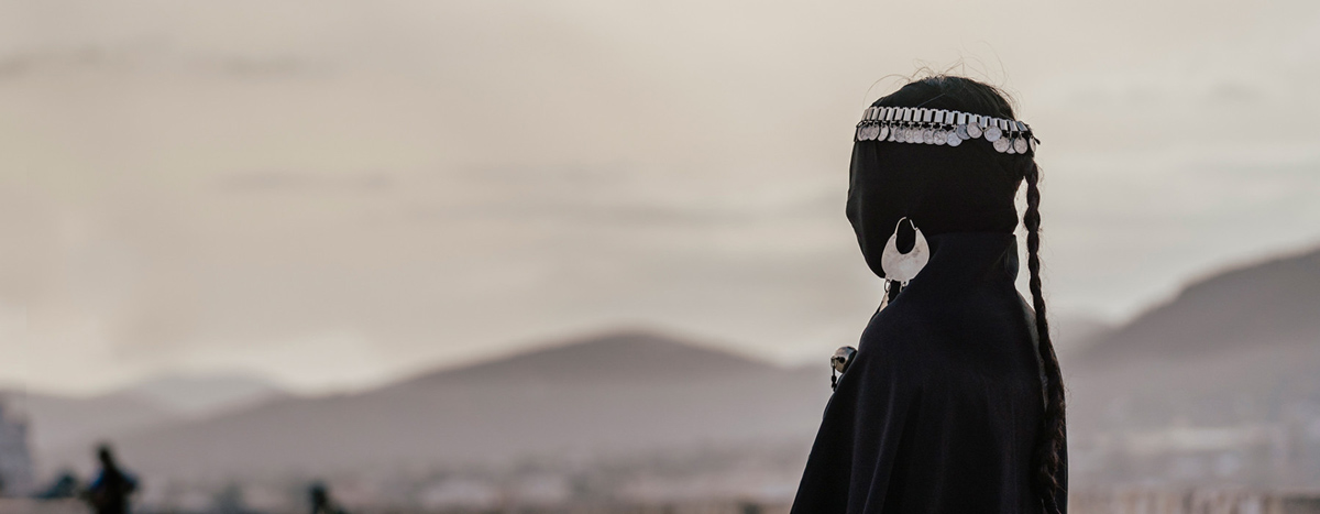 woman mapuche standing decolonization