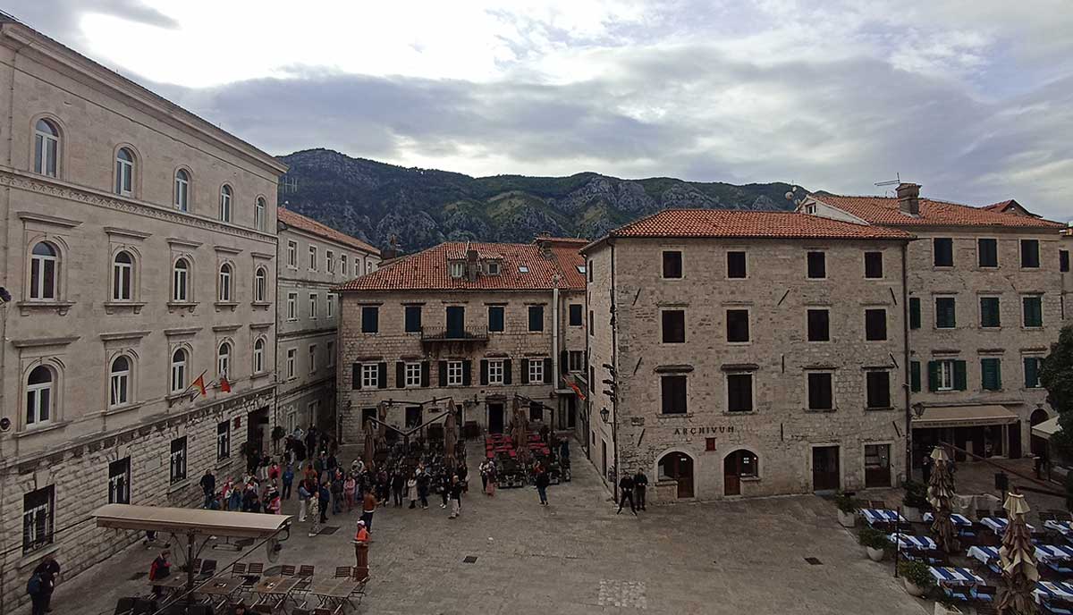 boka navy square