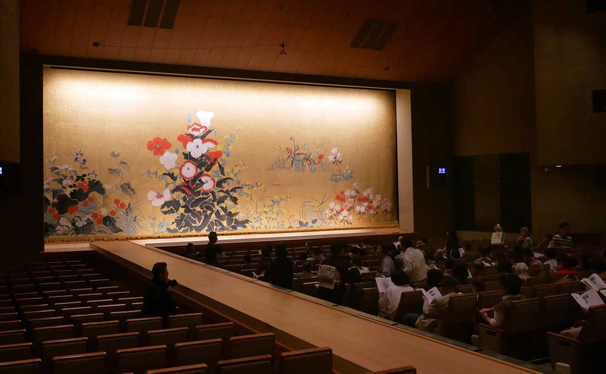 kabuki hanamichi stage