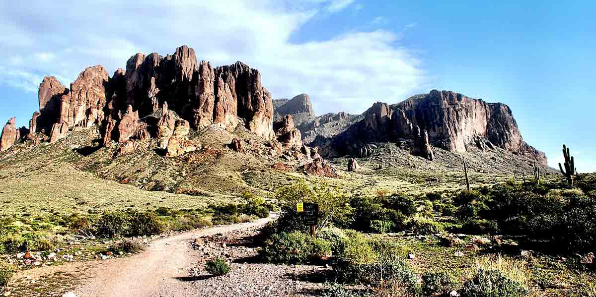 lost dutchmans gold mine mountains