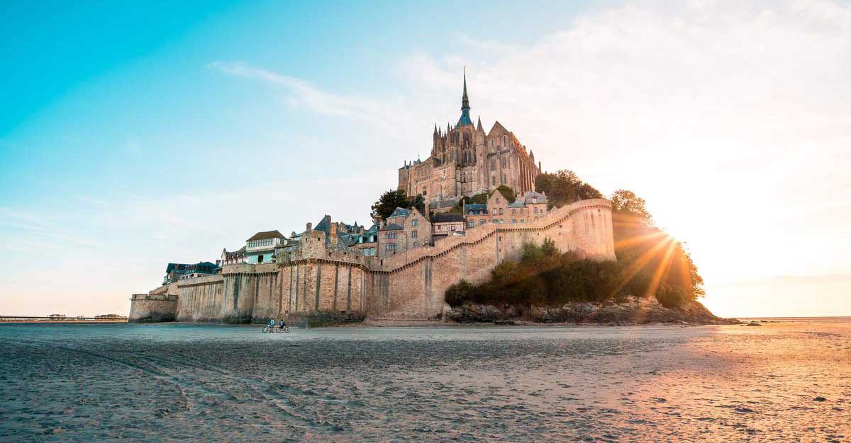 mont saint michel sunset