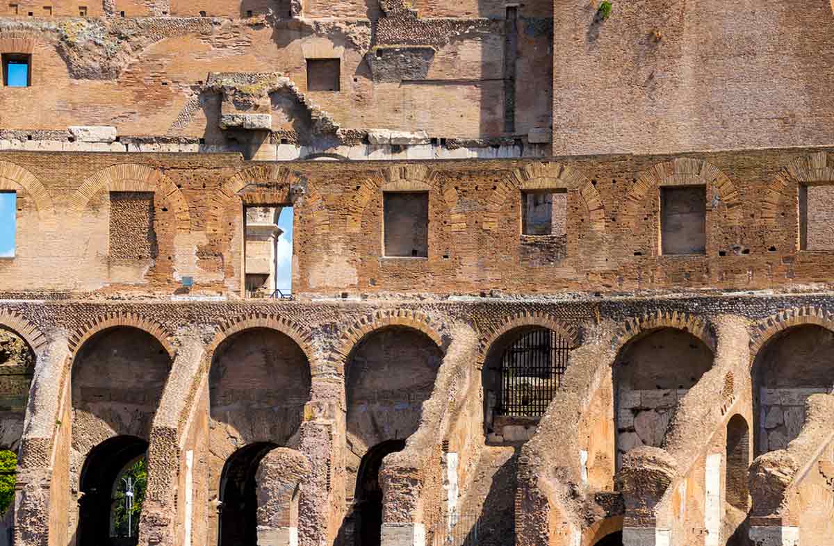 roman colosseum vomitoria inner walls
