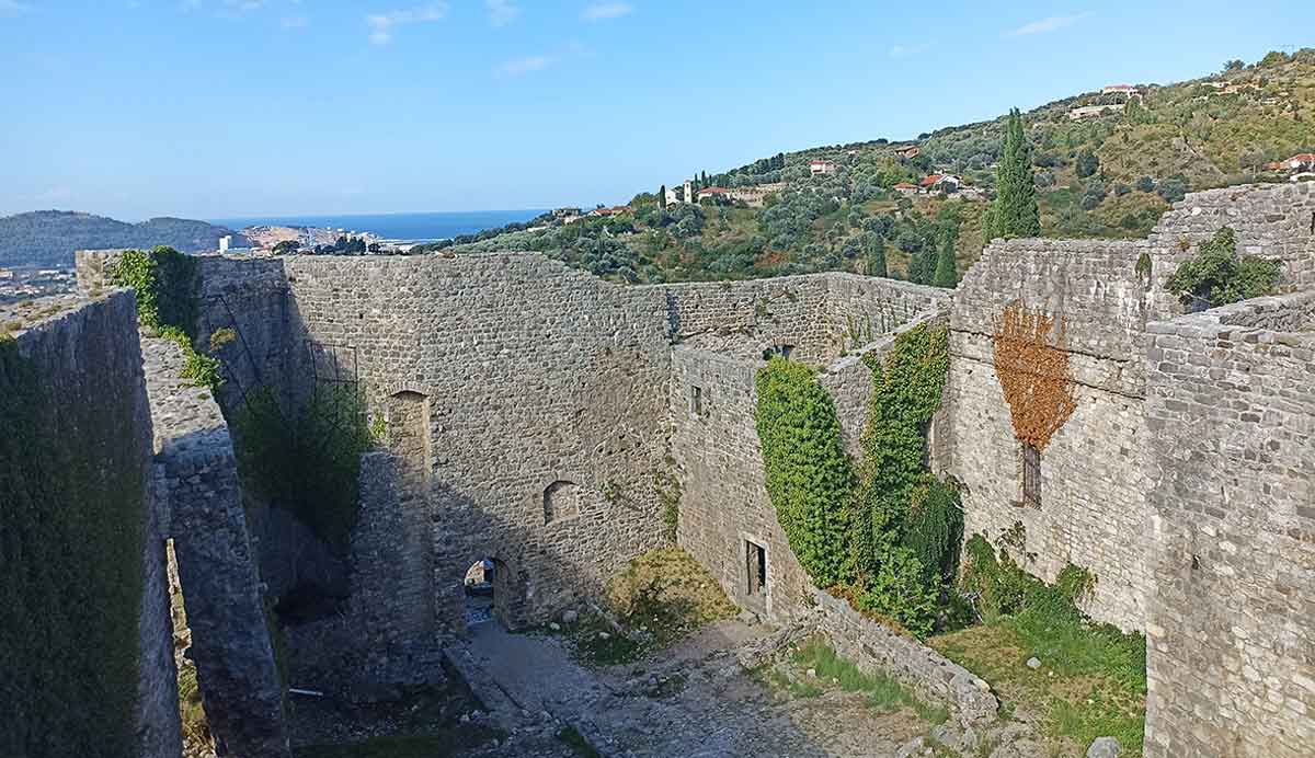 stary bar fortress