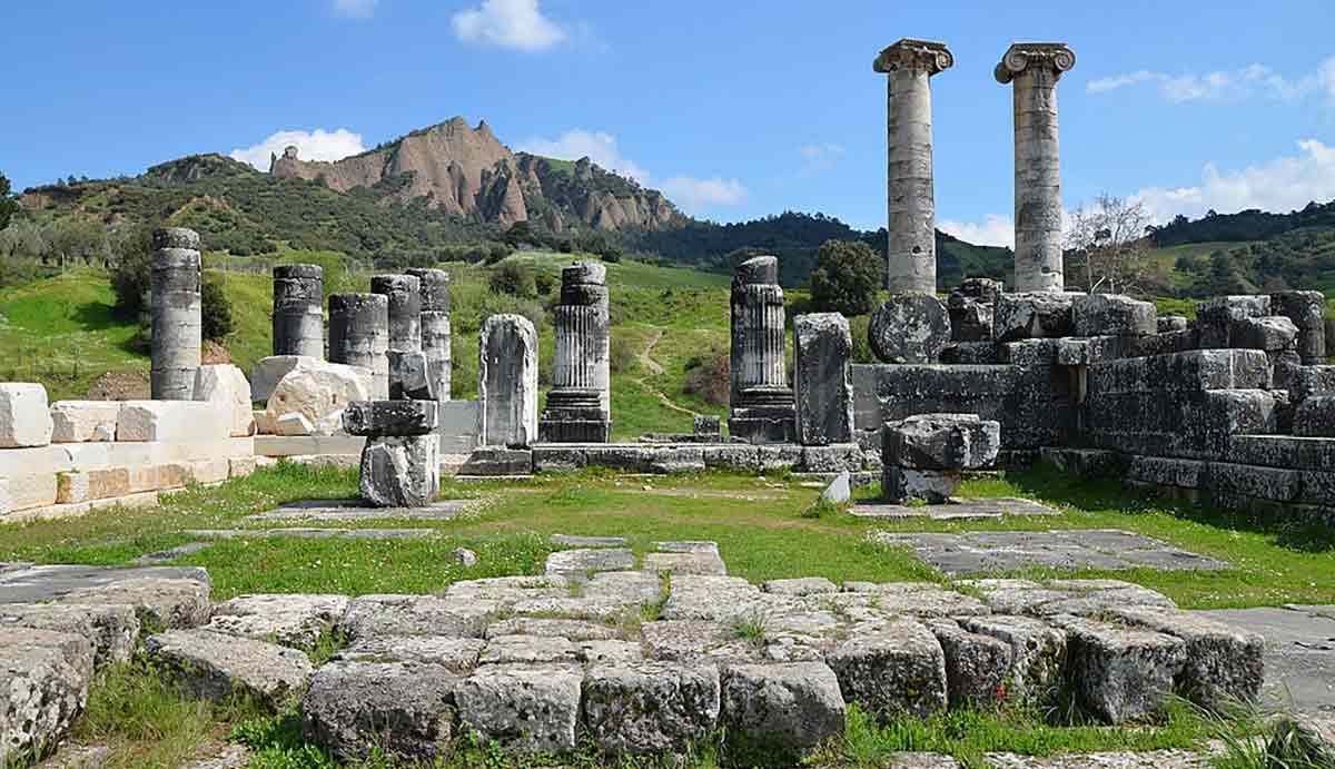 temple artemis sardis