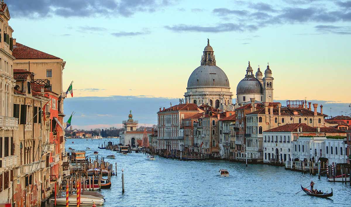 venice italy canal photo