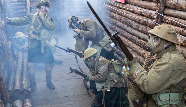 WWI soldiers in gas masks