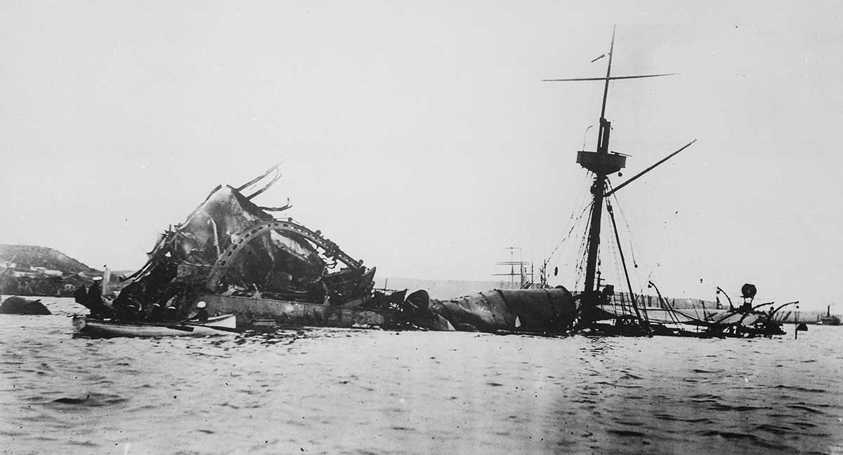 wreckage uss maine