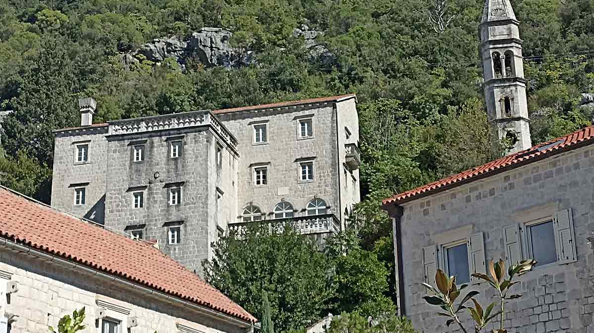 zmajevic palace perast