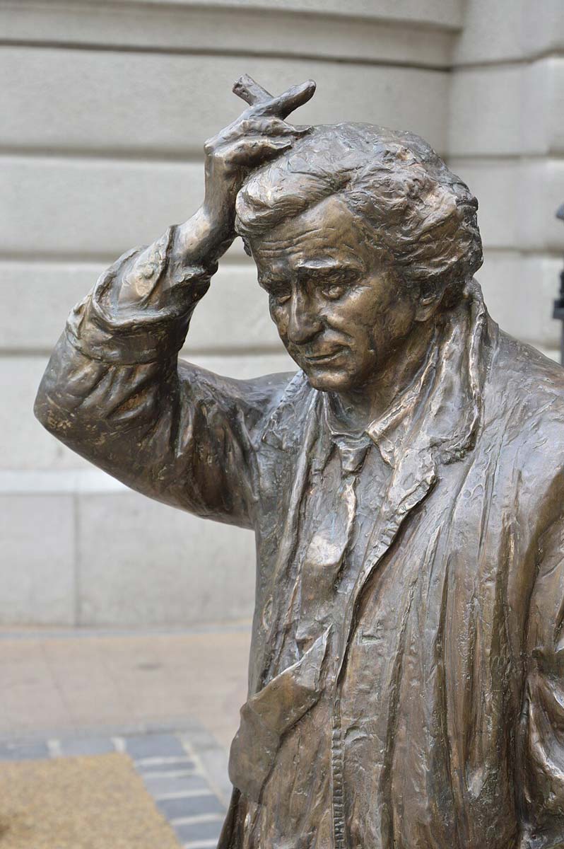 Columbo Statue Budapest