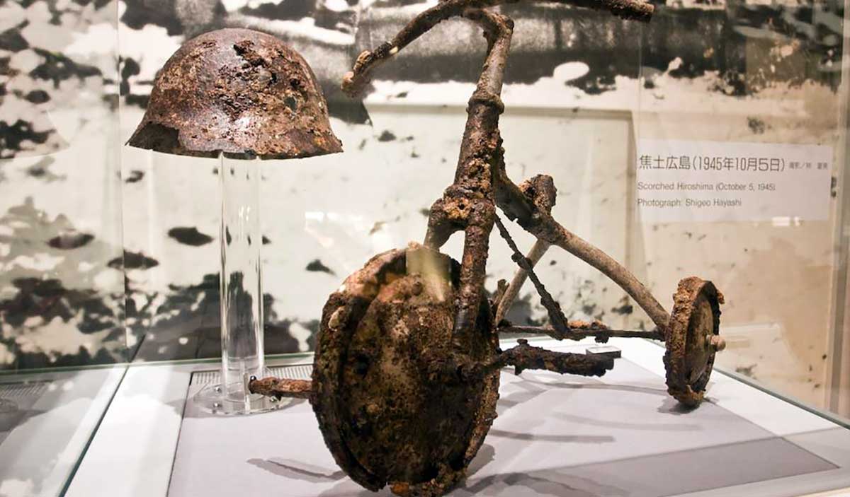 charred bicycle hiroshima peace memorial museum