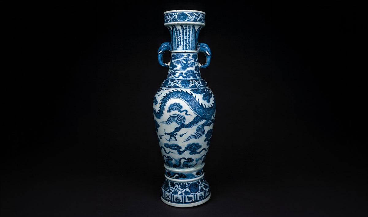 chinese vase dragon