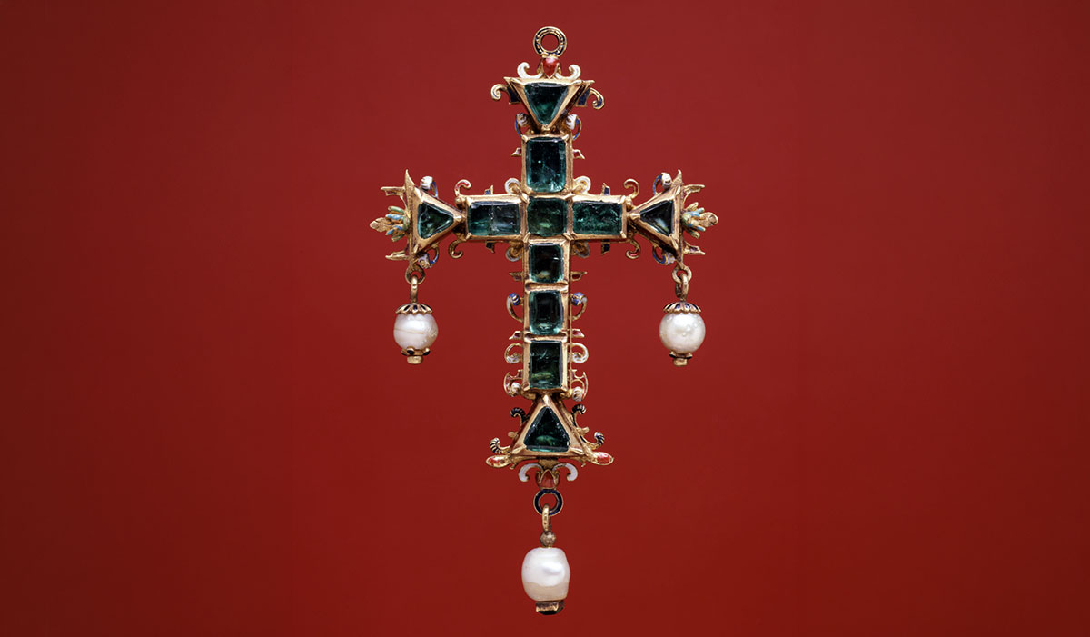 cross pendant