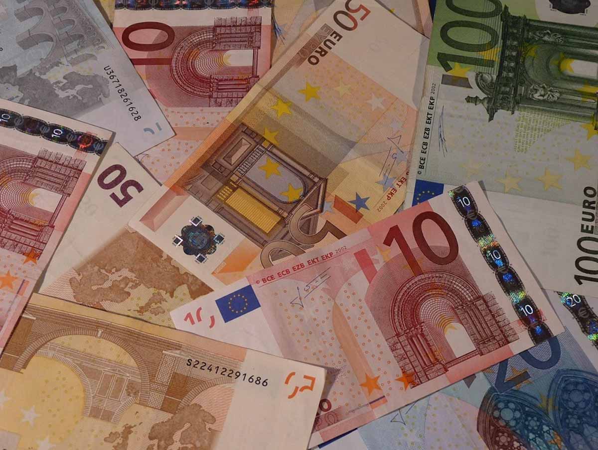 euros banknotes architecture