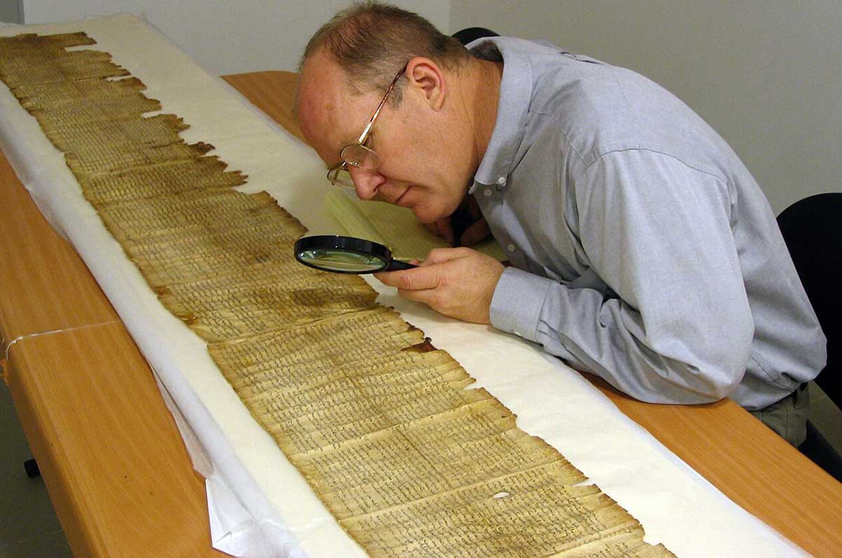 great isaiah scroll the bible