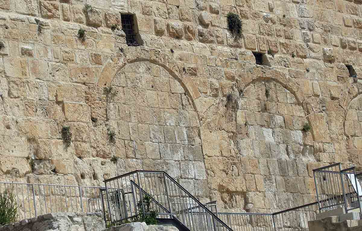 huldah gate jerusalem women in bible