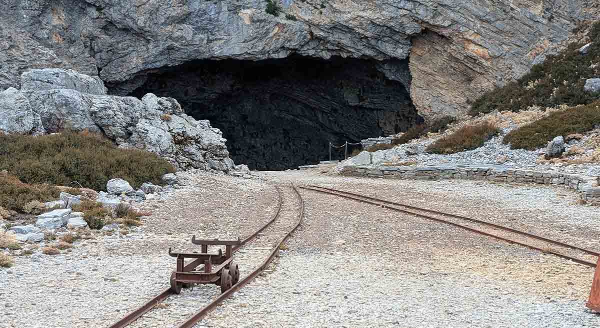 idaion antron cave crete
