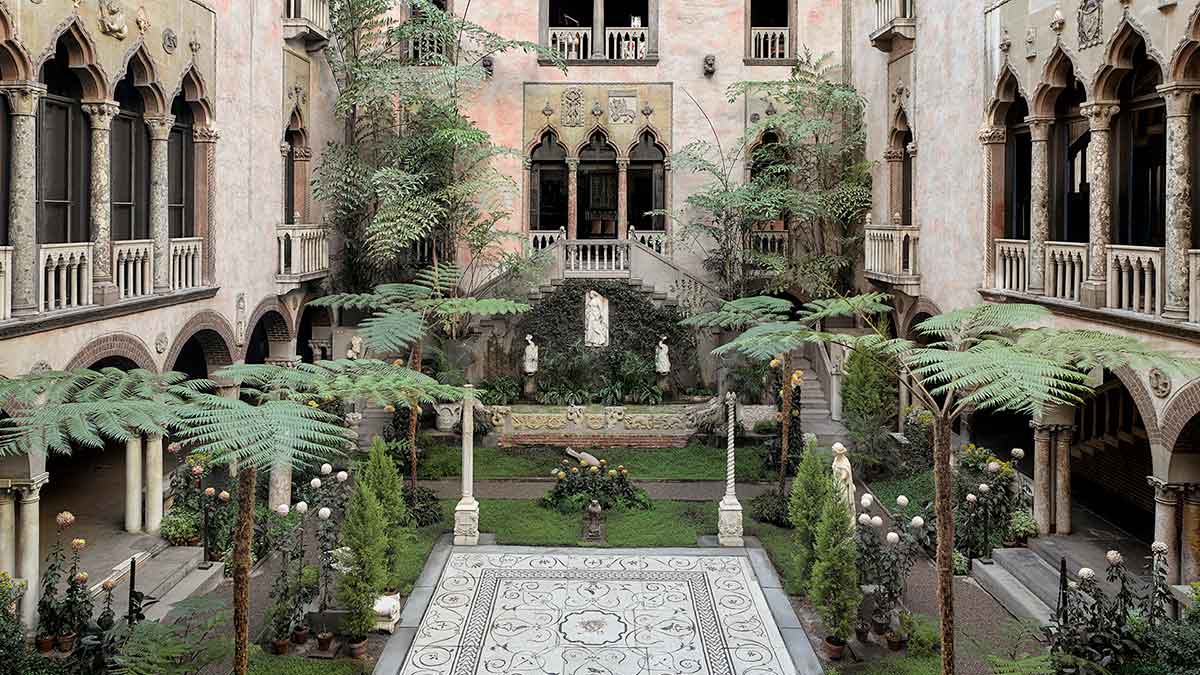 isabella stewart gardner museum courtyard view