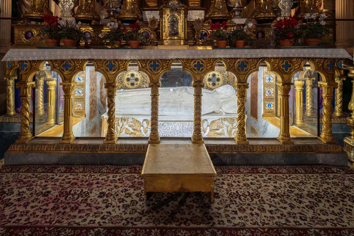 catherine of siena tomb