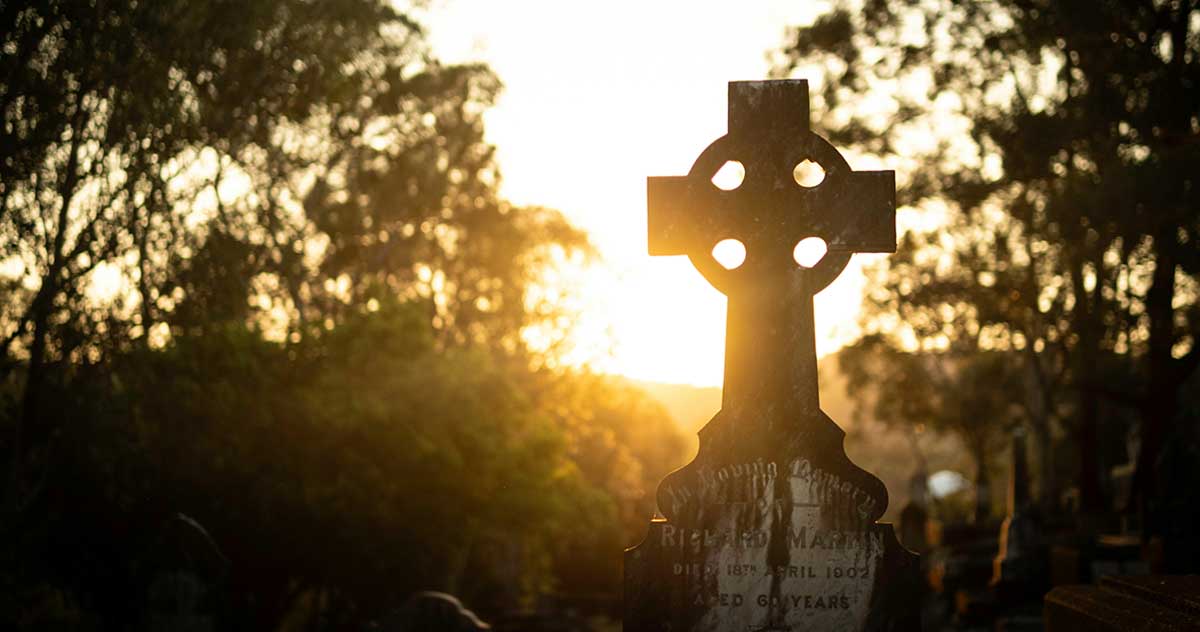 celtic cross ireland graveyard