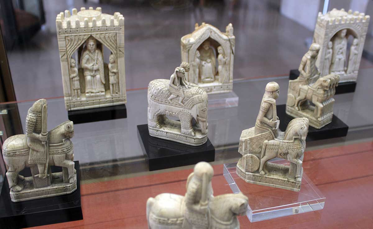 charlemagne chess set