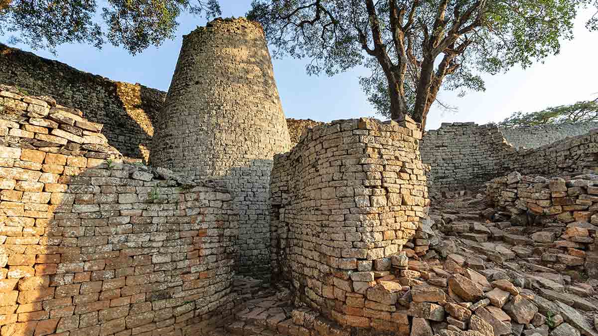 conical tower great enclosure great zimbabwe
