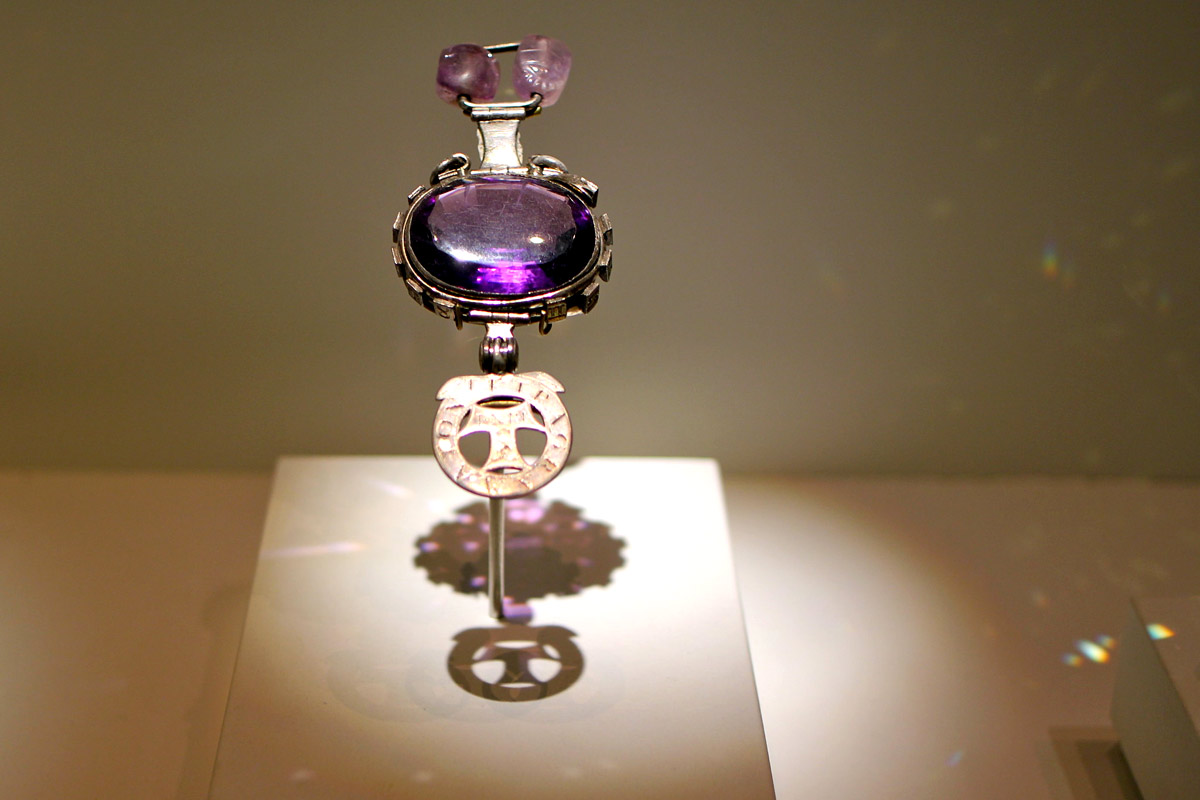 delhi purple sapphire ancient curse