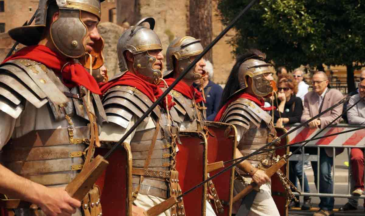 depiction of roman legionnaires