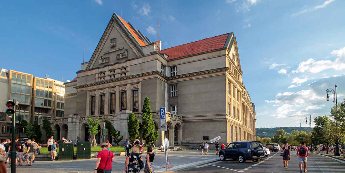 faculty law charles university prague