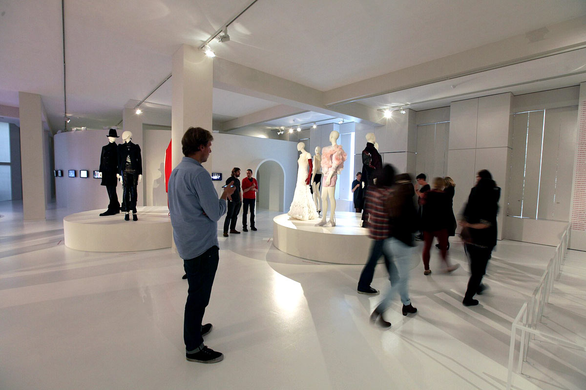fashion display momu antwerp