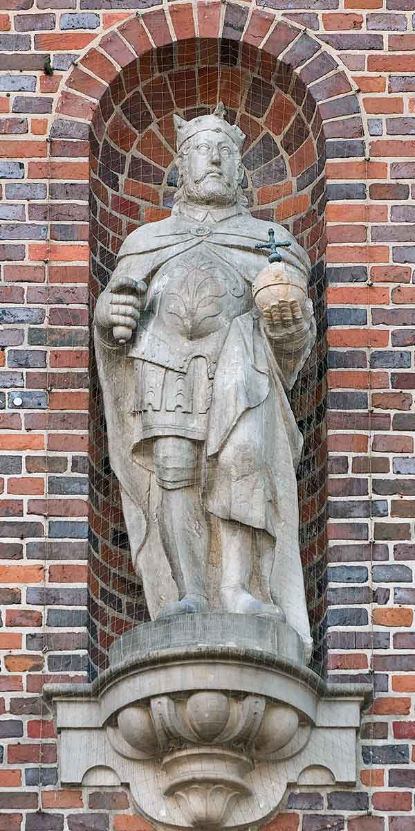 henry i fowler statue