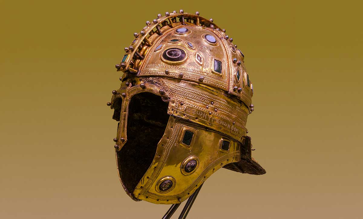 late roman ridge helm