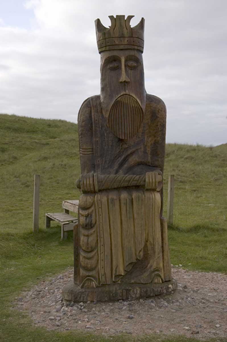 lewis king statue