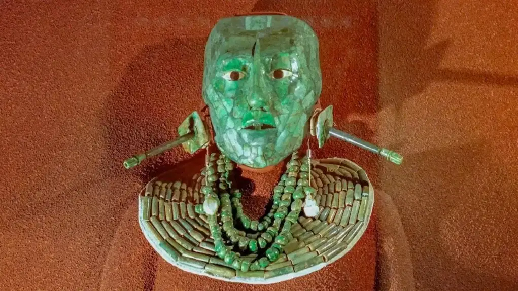 Funerary mask of Mayan ruler K’inich Janaab Pakal. Source: National Museum of Anthropology, Mexico City 