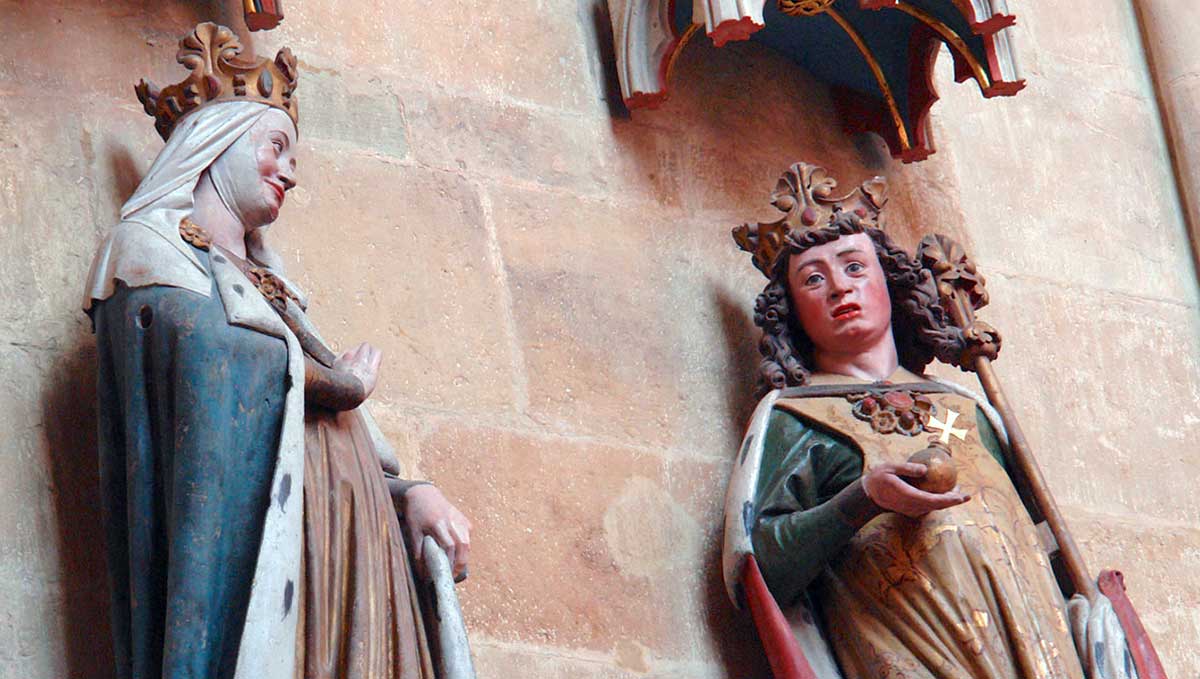 otto and adelaide statues
