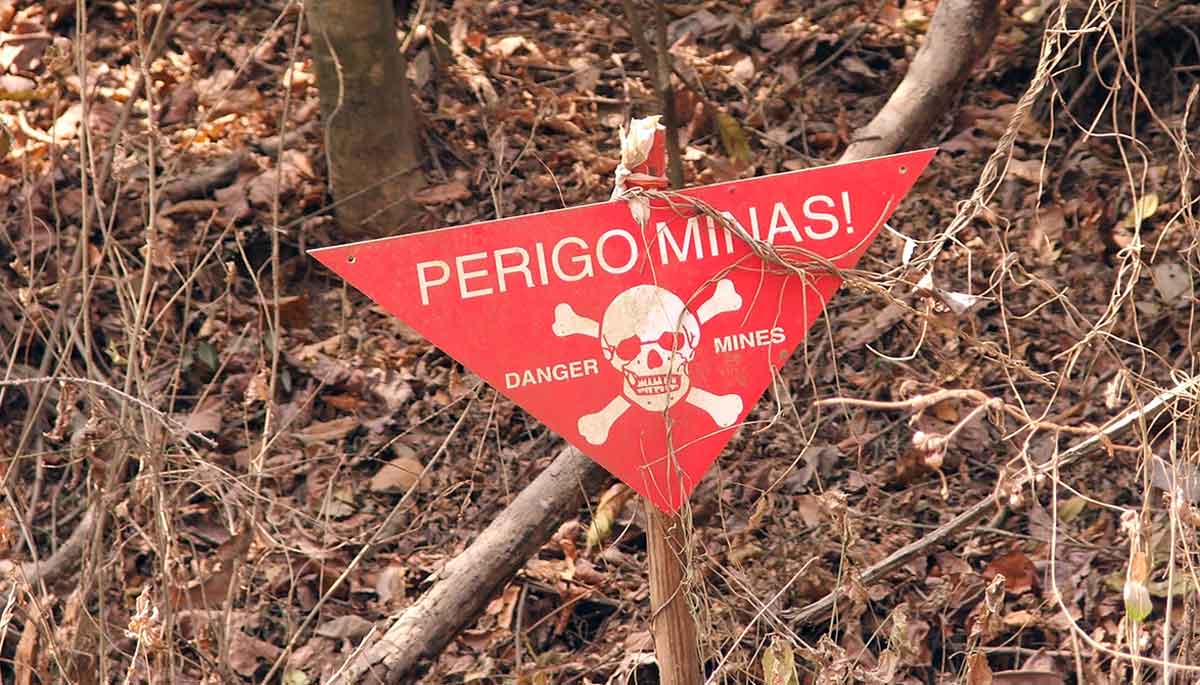 perigo minas angola