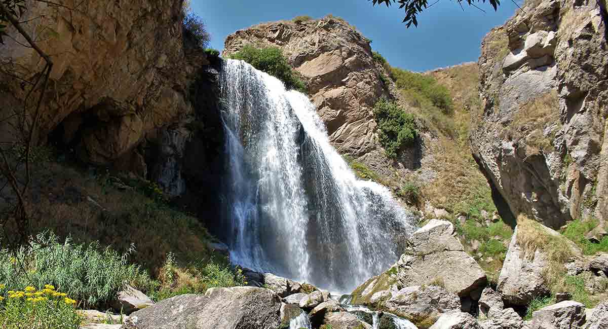 trchkan waterfall shirak armenia hartashen