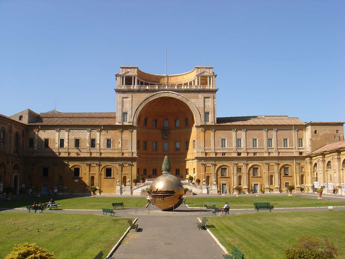 vatican museums front entrance