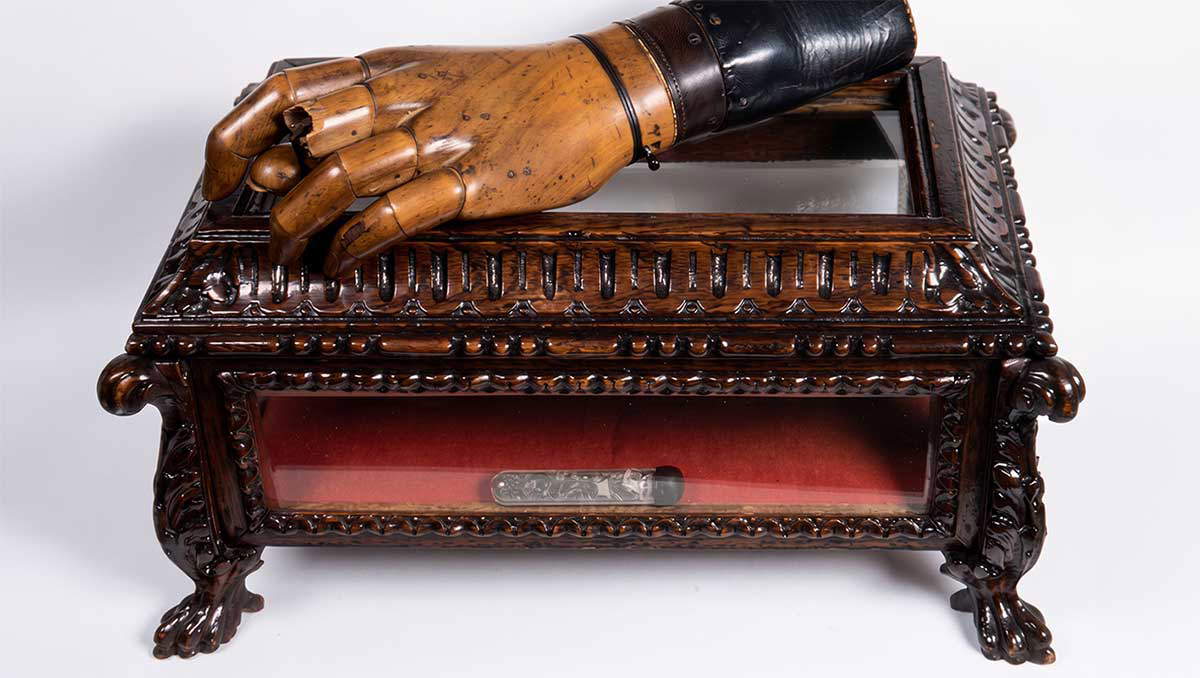 wooden prosthetic hand danjou
