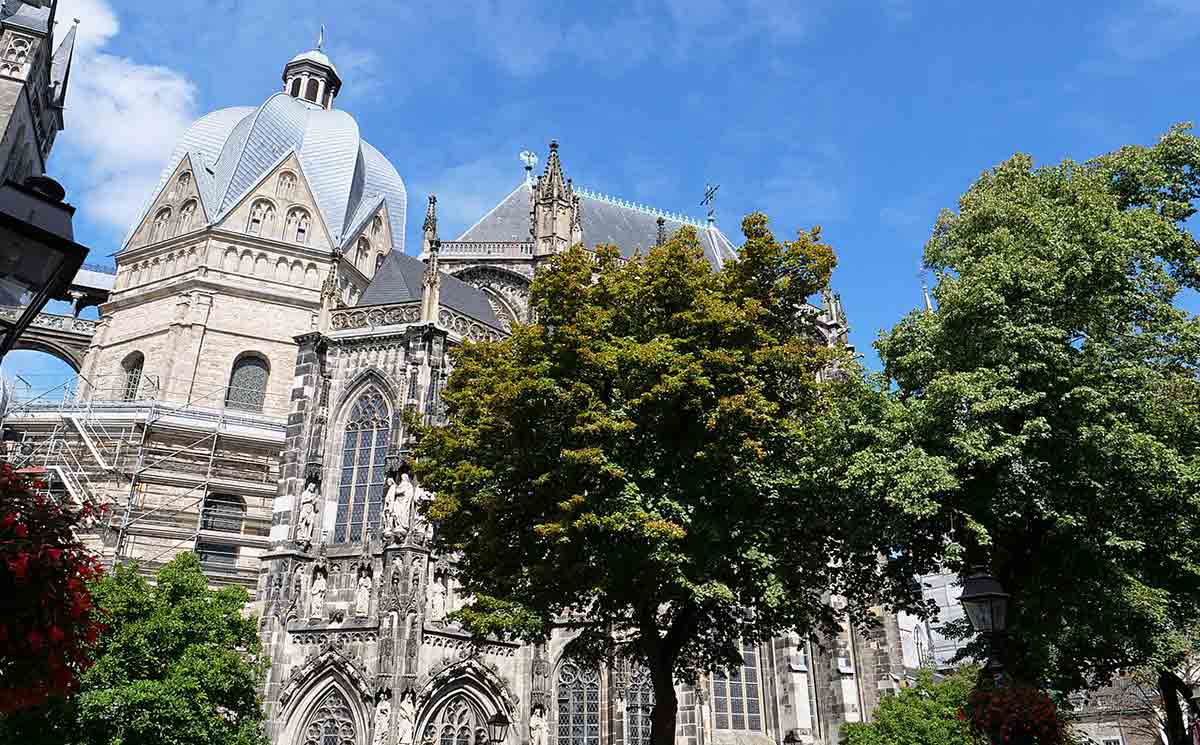 aachen cathedral exterior