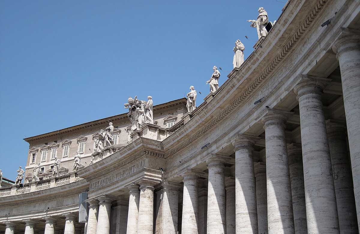 bernini colonnade st peters