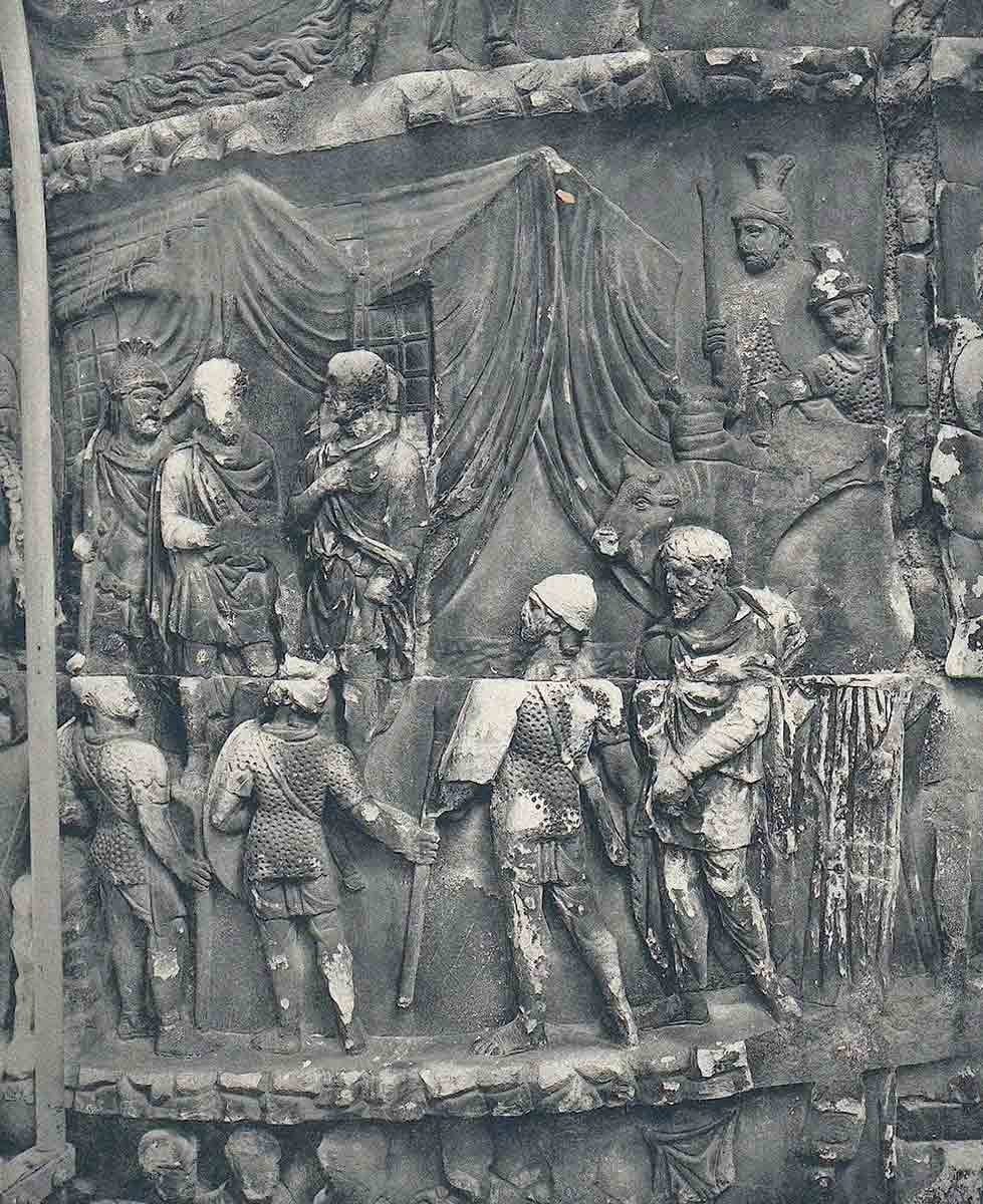 bound captives column marcus aurelius