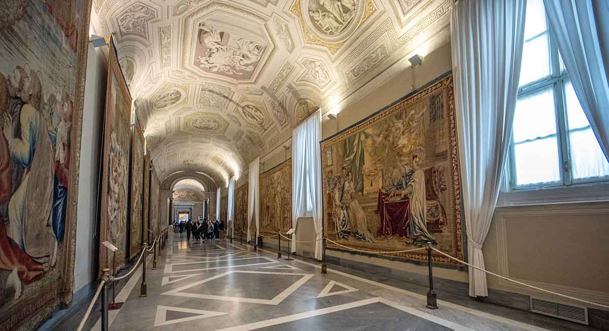 gallery tapestries vatican museums