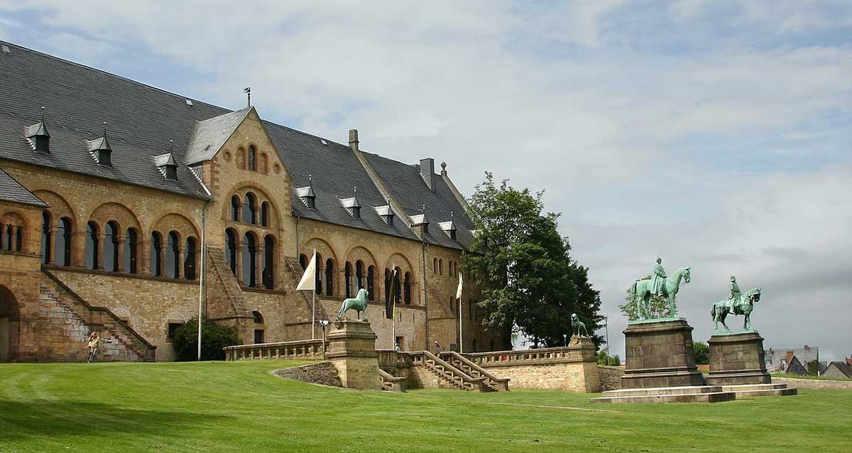 goslar imperial palace exterior photo