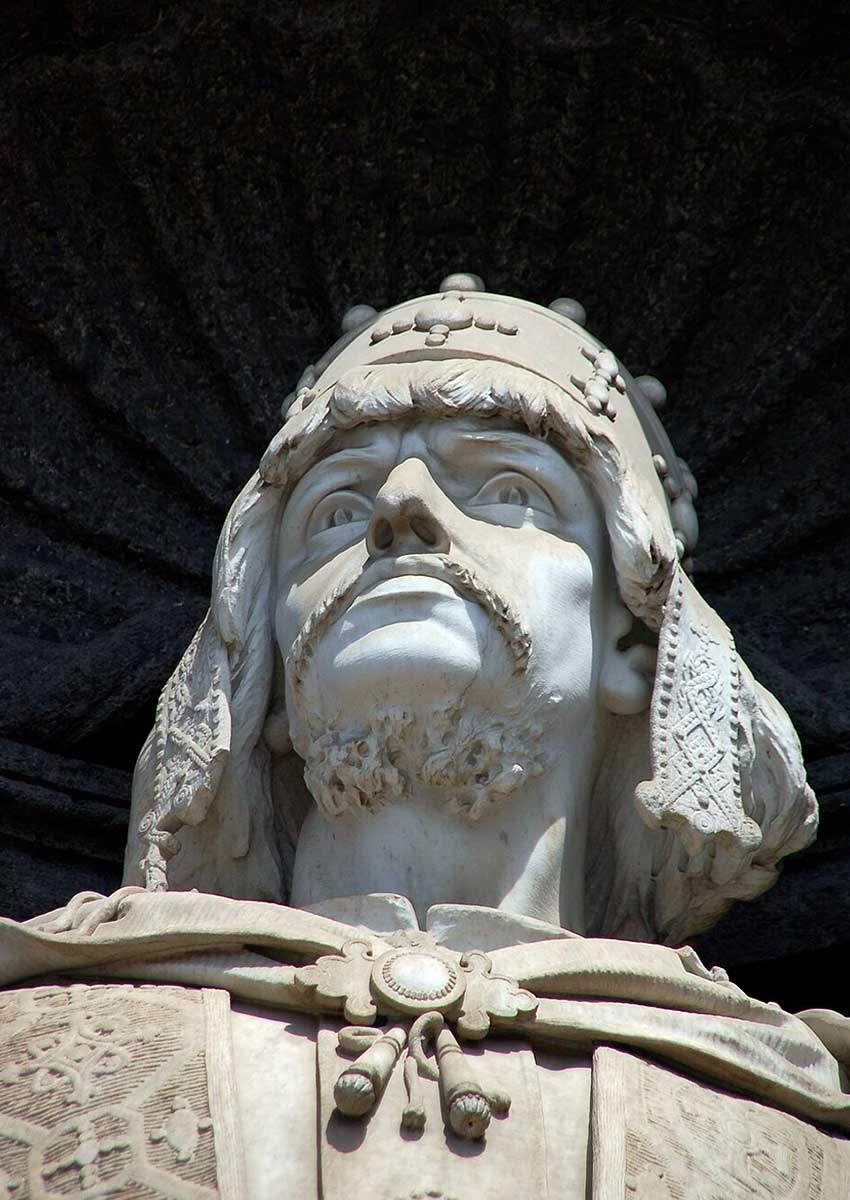 roger ii norman kingdom sicily statue