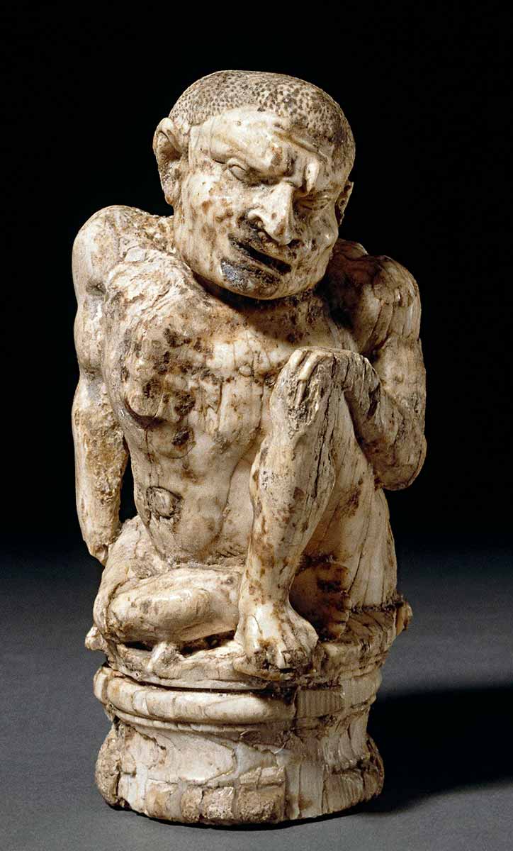 PtolemaicpHunchback statue