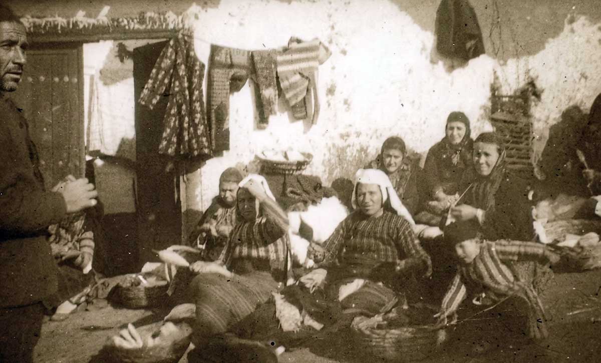 albanian women flee serbs 1912