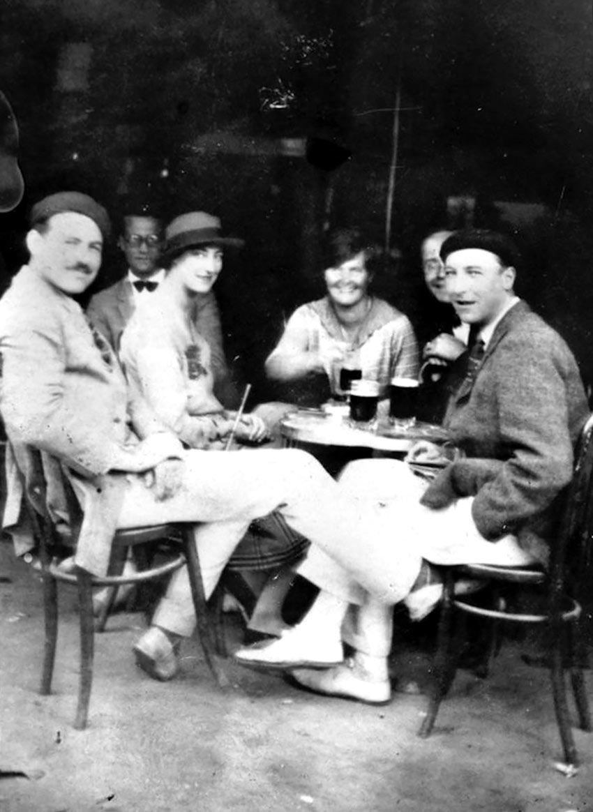 ernest hemingway cafe pamplona spain