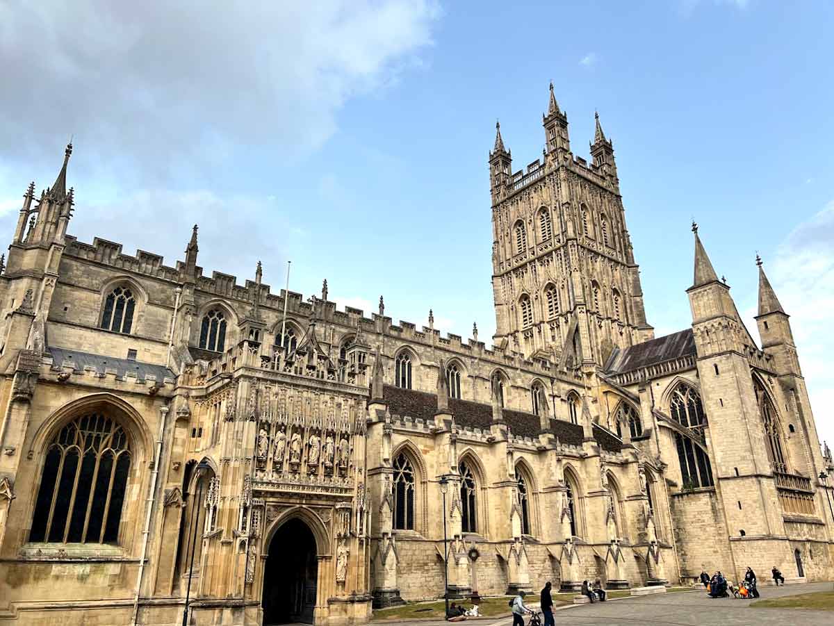 gloucester cathedral edward burial